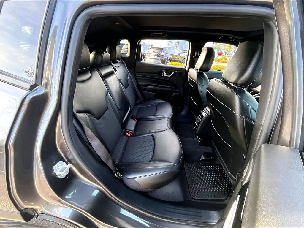 Used 2022 Jeep Compass Latitude w/ Sun and Sound Group AWD/4WD image 16