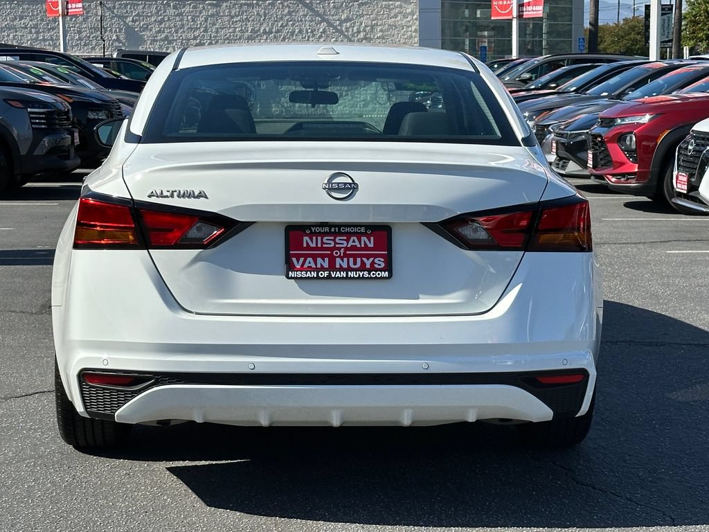 Used 2025 Nissan Altima 2.5 S FWD image 6