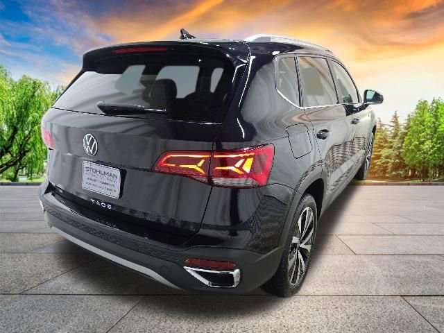 Certified 2023 Volkswagen Taos SE w/ Panoramic Sunroof Package FWD image 4