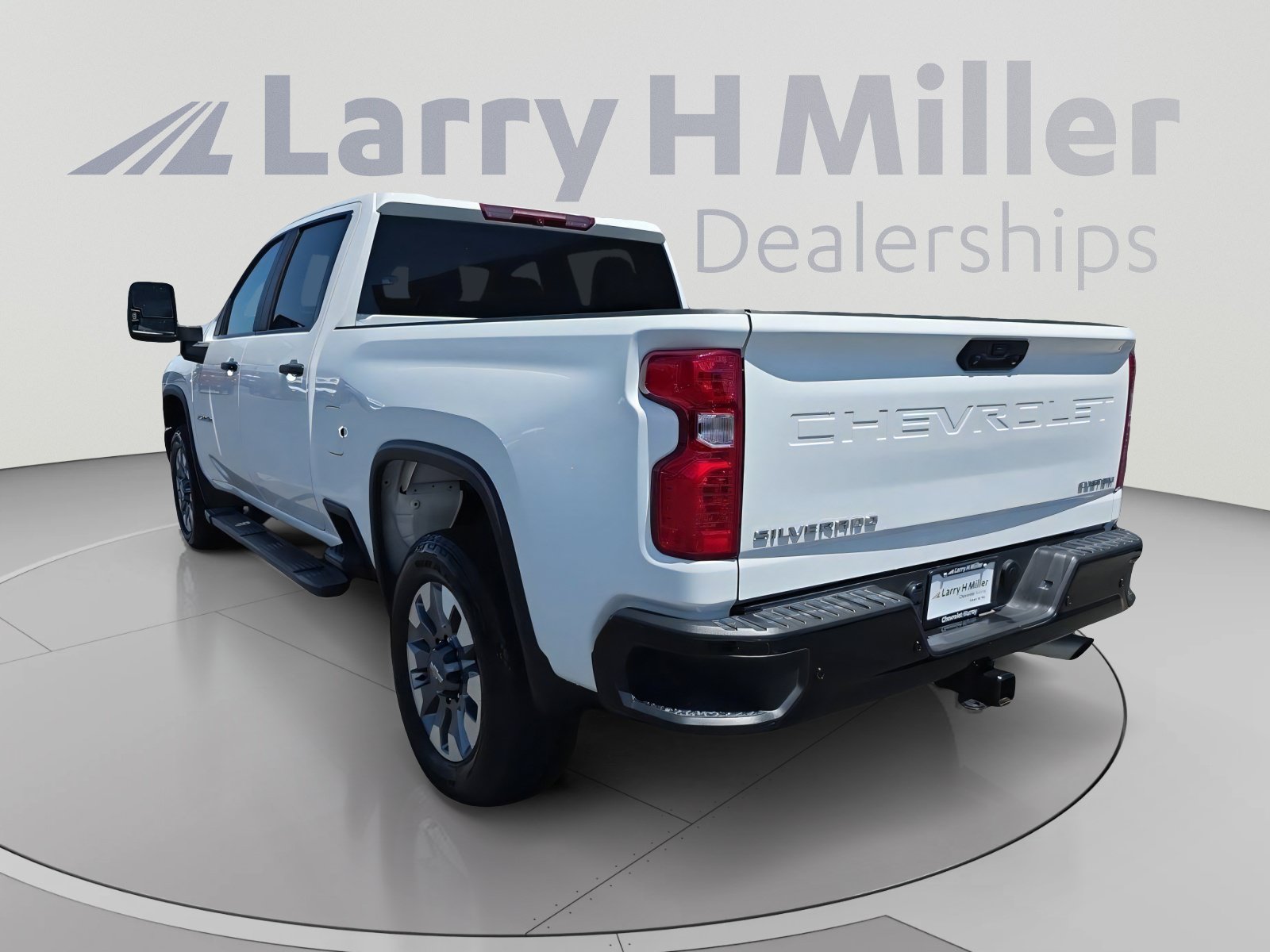 Used 2024 Chevrolet Silverado 2500 Custom w/ Custom Value Package AWD/4WD image 11