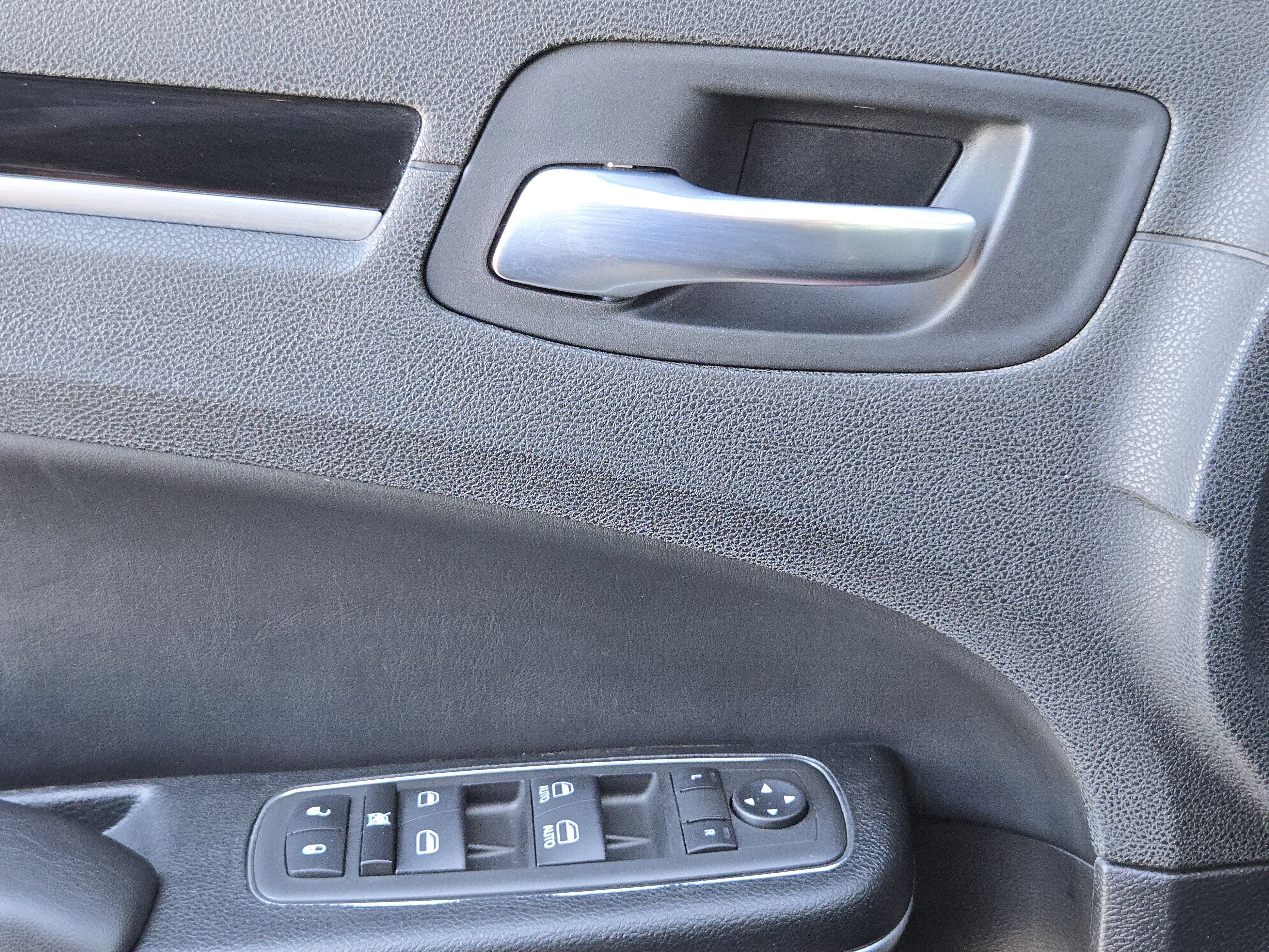 Certified 2023 Chrysler 300 Touring w/ Sport Appearance Package image 22