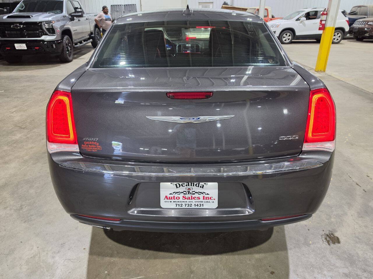 Used 2016 Chrysler 300 Limited AWD/4WD image 11