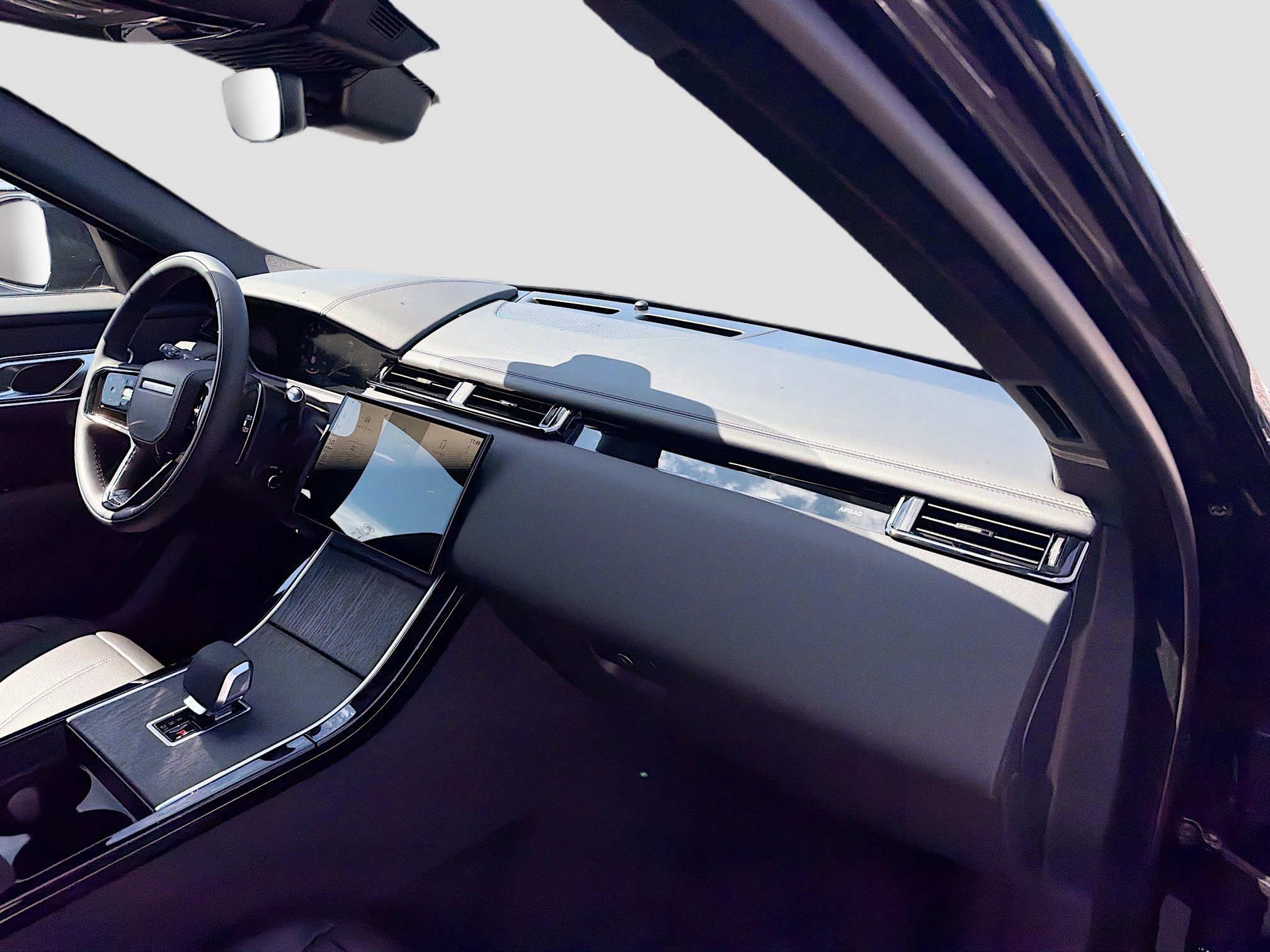 New 2026 Land Rover Range Rover Velar Dynamic SE image 14