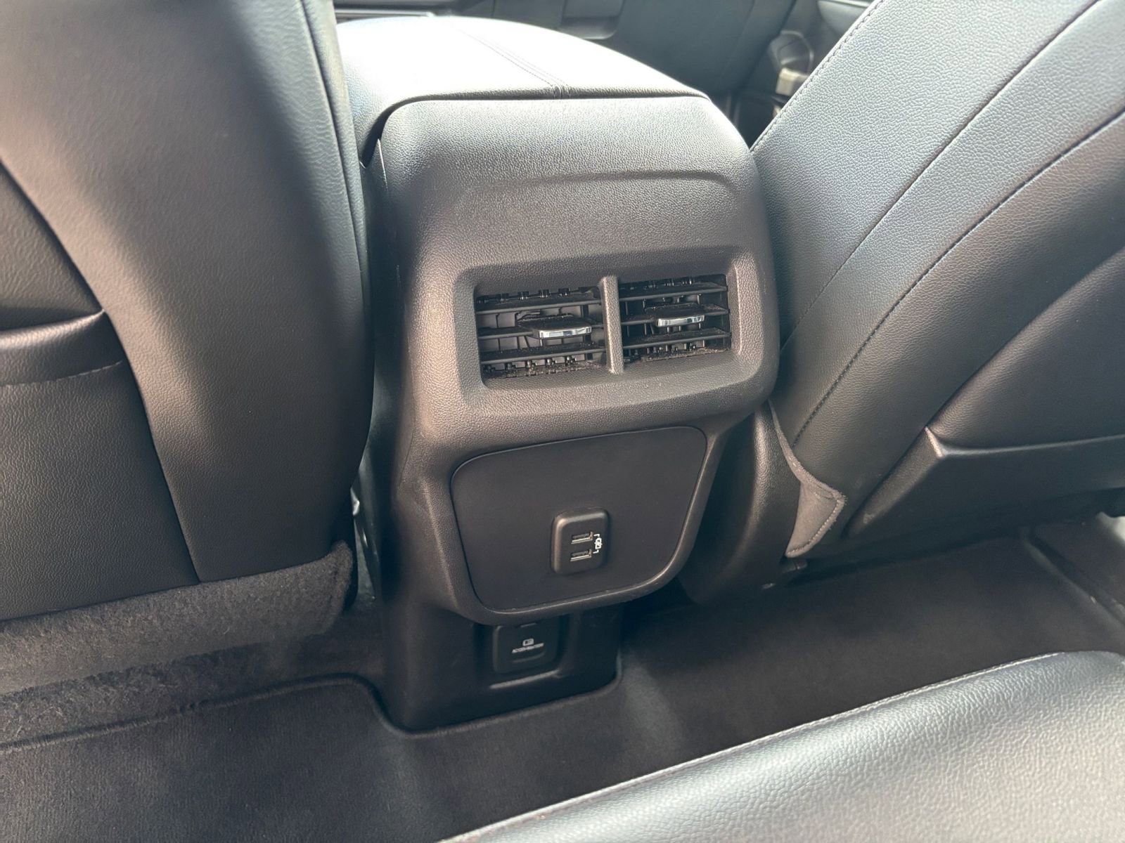 Used 2024 GMC Terrain SLT AWD/4WD image 24