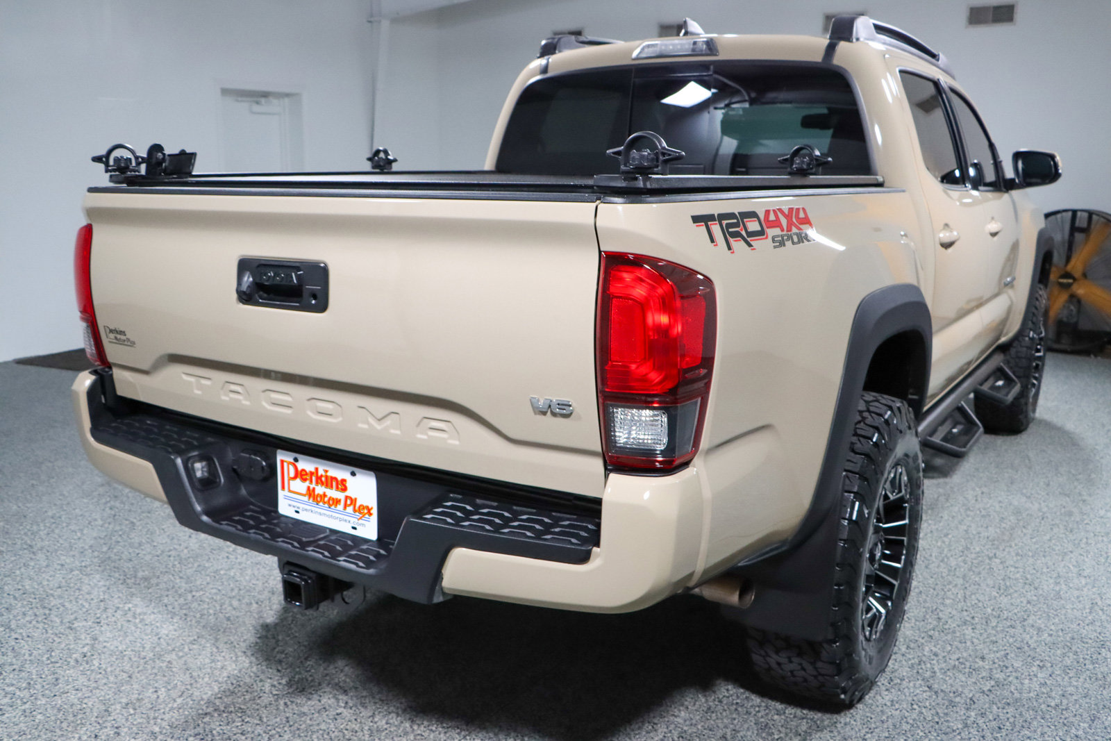 Used 2019 Toyota Tacoma TRD Sport image 8