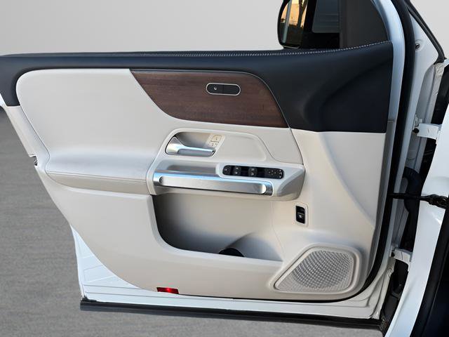 Used 2022 Mercedes-Benz GLB 250 w/ Premium Package Lite image 28