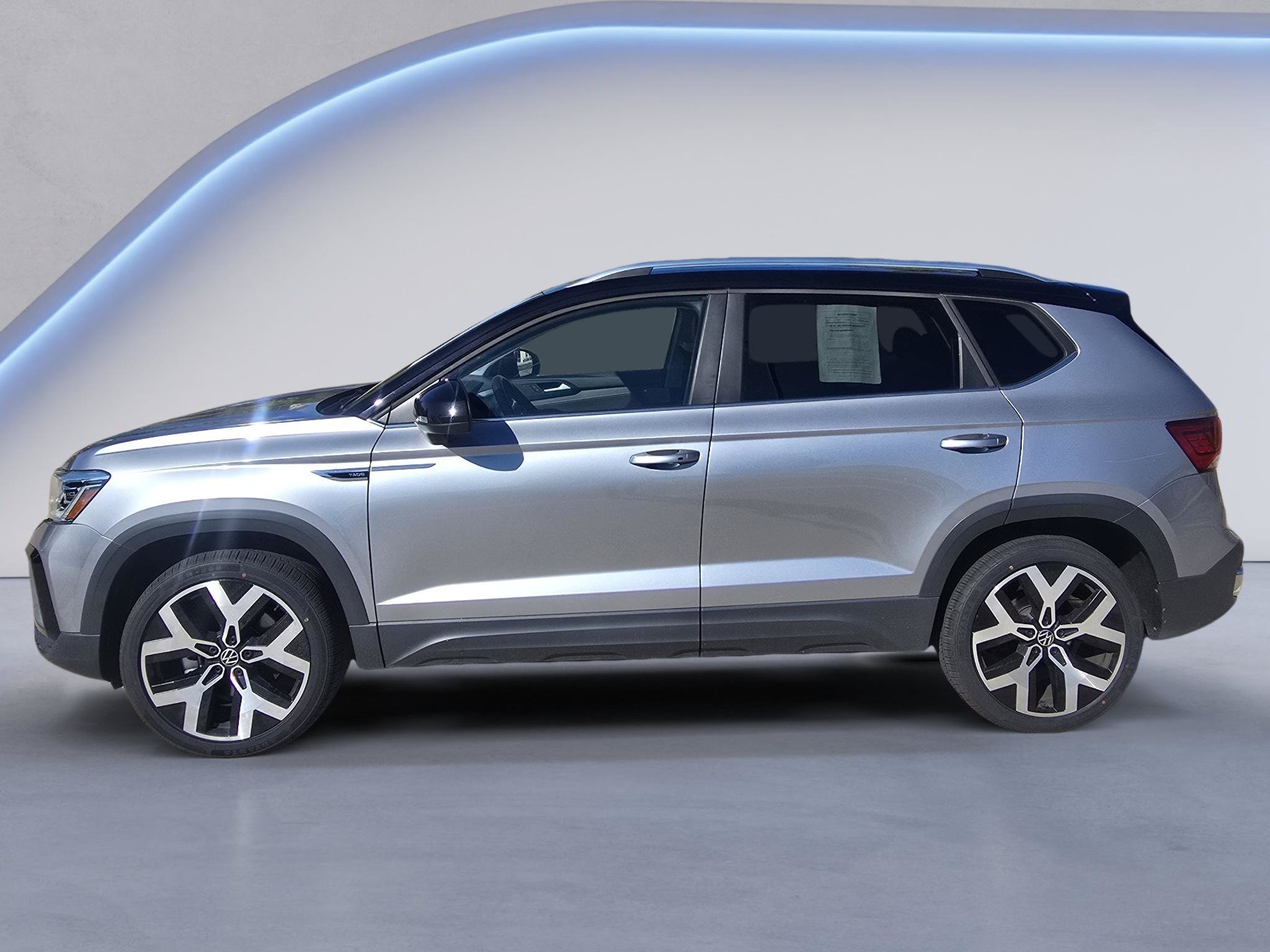 Used 2023 Volkswagen Taos SEL AWD/4WD image 2