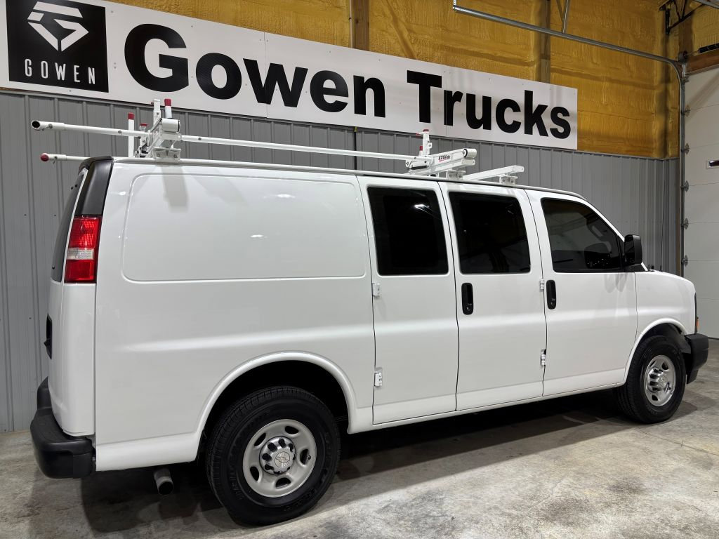 Used 2017 Chevrolet Express 2500 image 6