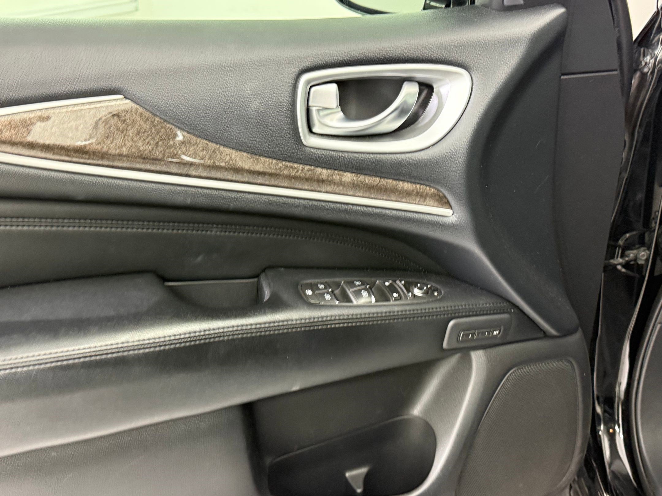 Used 2014 INFINITI QX60 AWD w/ Premium Plus Package image 14