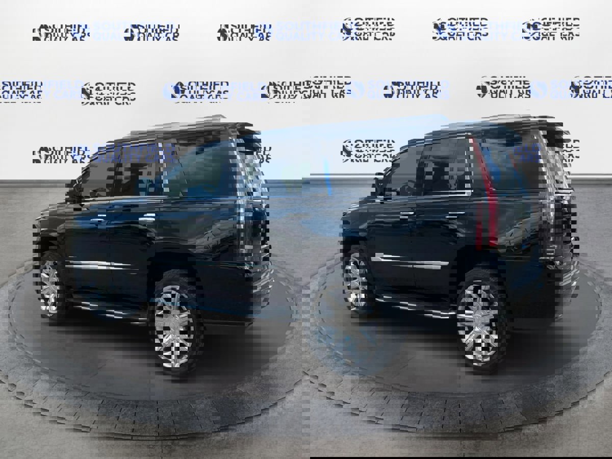 Used 2018 Cadillac Escalade Luxury image 4