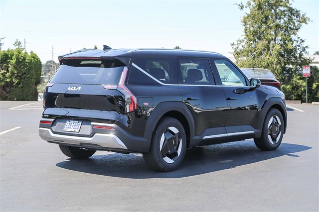 New 2026 Kia EV9 Wind image 17