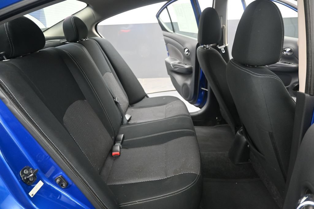 Used 2015 Nissan Versa SV FWD image 27