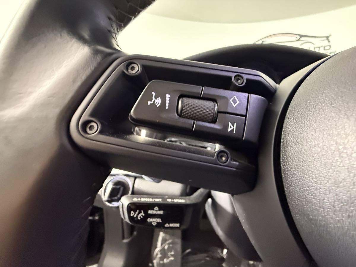Used 2022 Porsche Panamera 4 w/ Premium Package AWD/4WD image 29