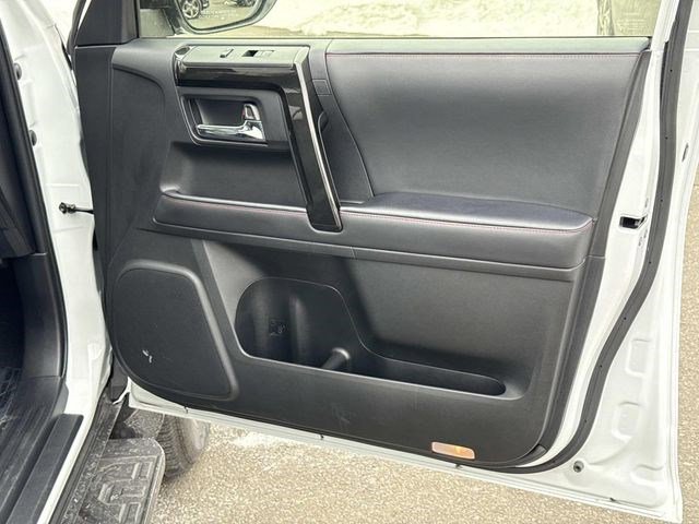 Used 2024 Toyota 4Runner TRD Off-Road Premium image 8
