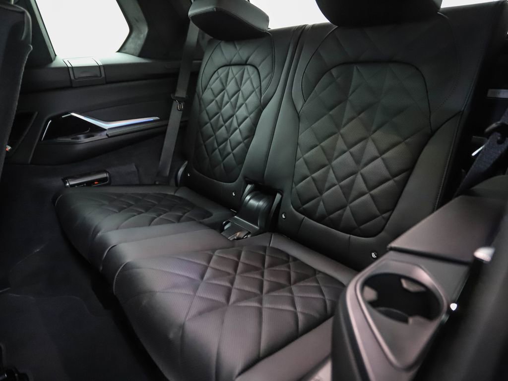 New 2026 BMW X7 xDrive40i image 23