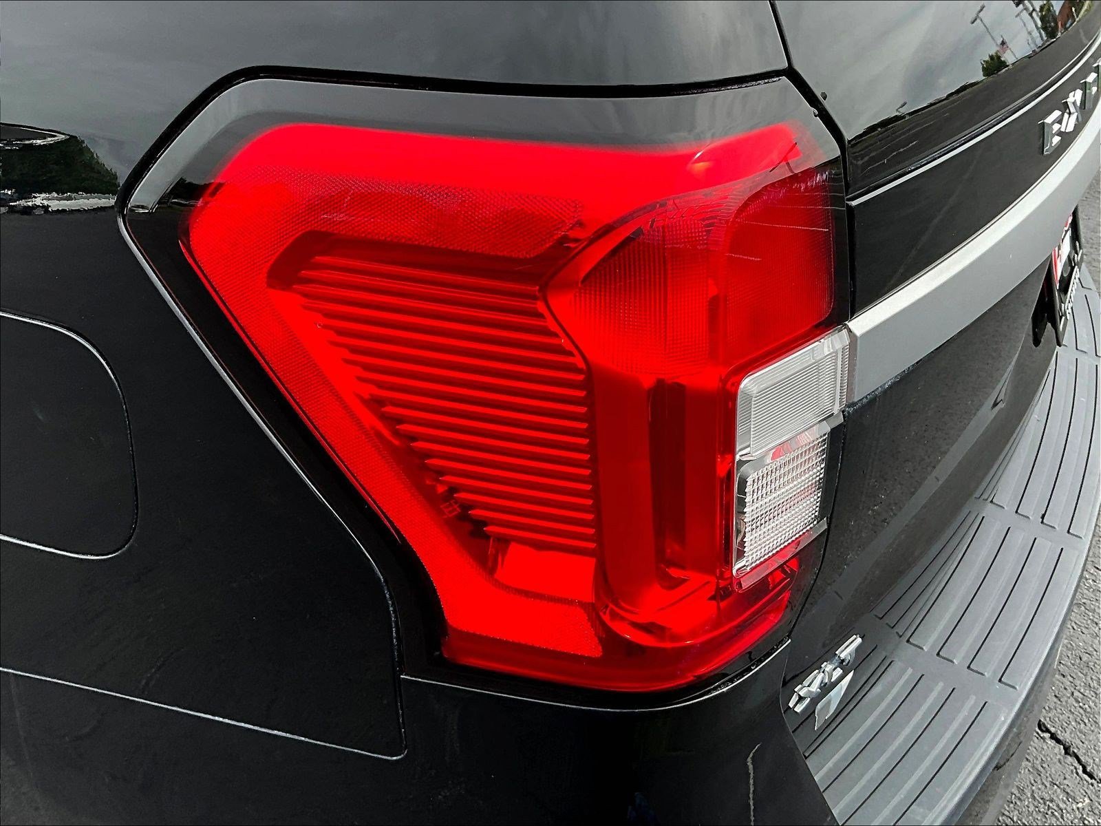 Used 2022 Ford Expedition XLT AWD/4WD image 23