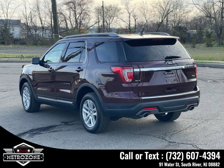 Used 2018 Ford Explorer XLT w/ Equipment Group 202A AWD/4WD image 7