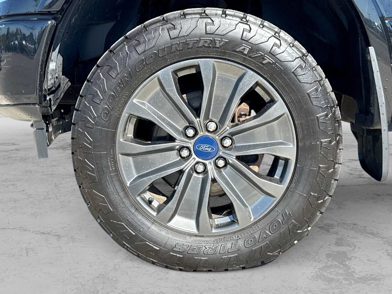 Used 2018 Ford F150 Lariat w/ Equipment Group 502A Luxury AWD/4WD image 13