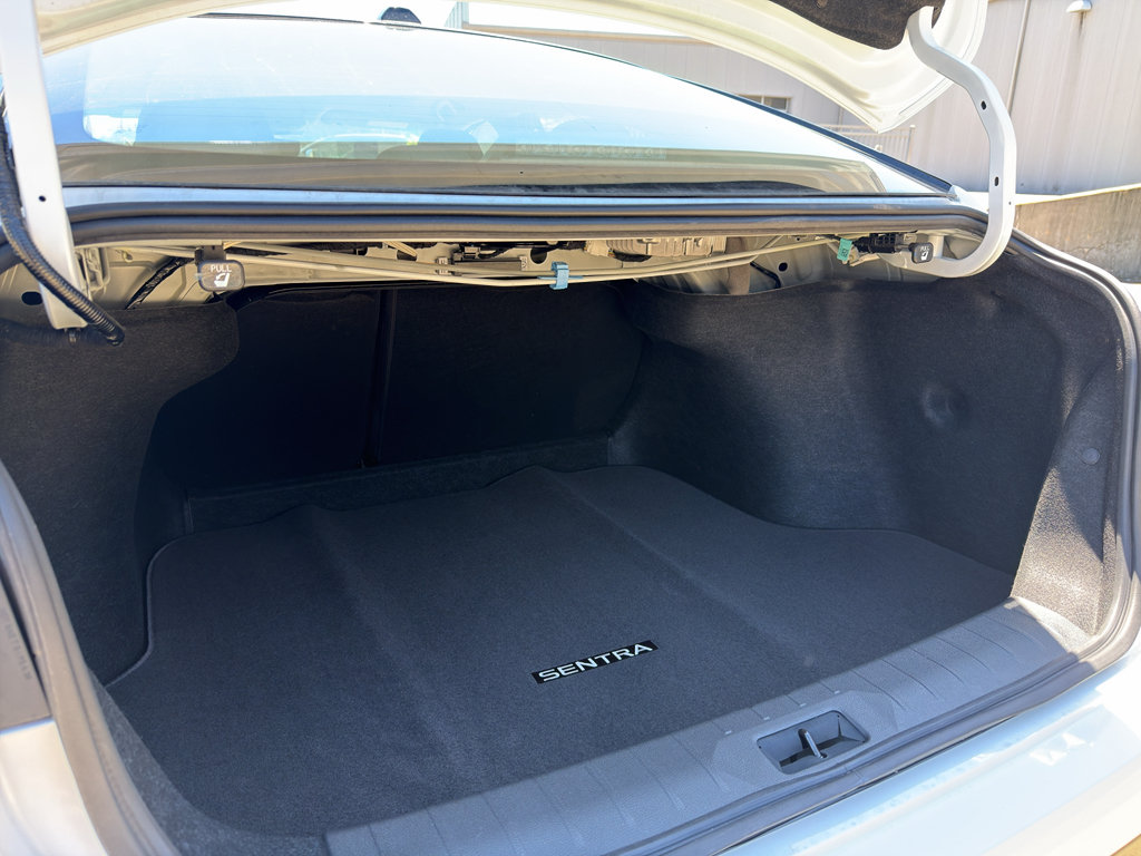 New 2026 Nissan Sentra SR FWD image 16