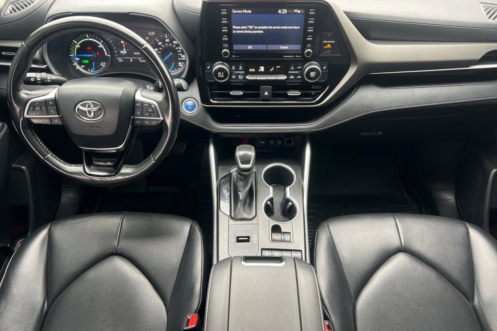Used 2020 Toyota Highlander XLE image 10
