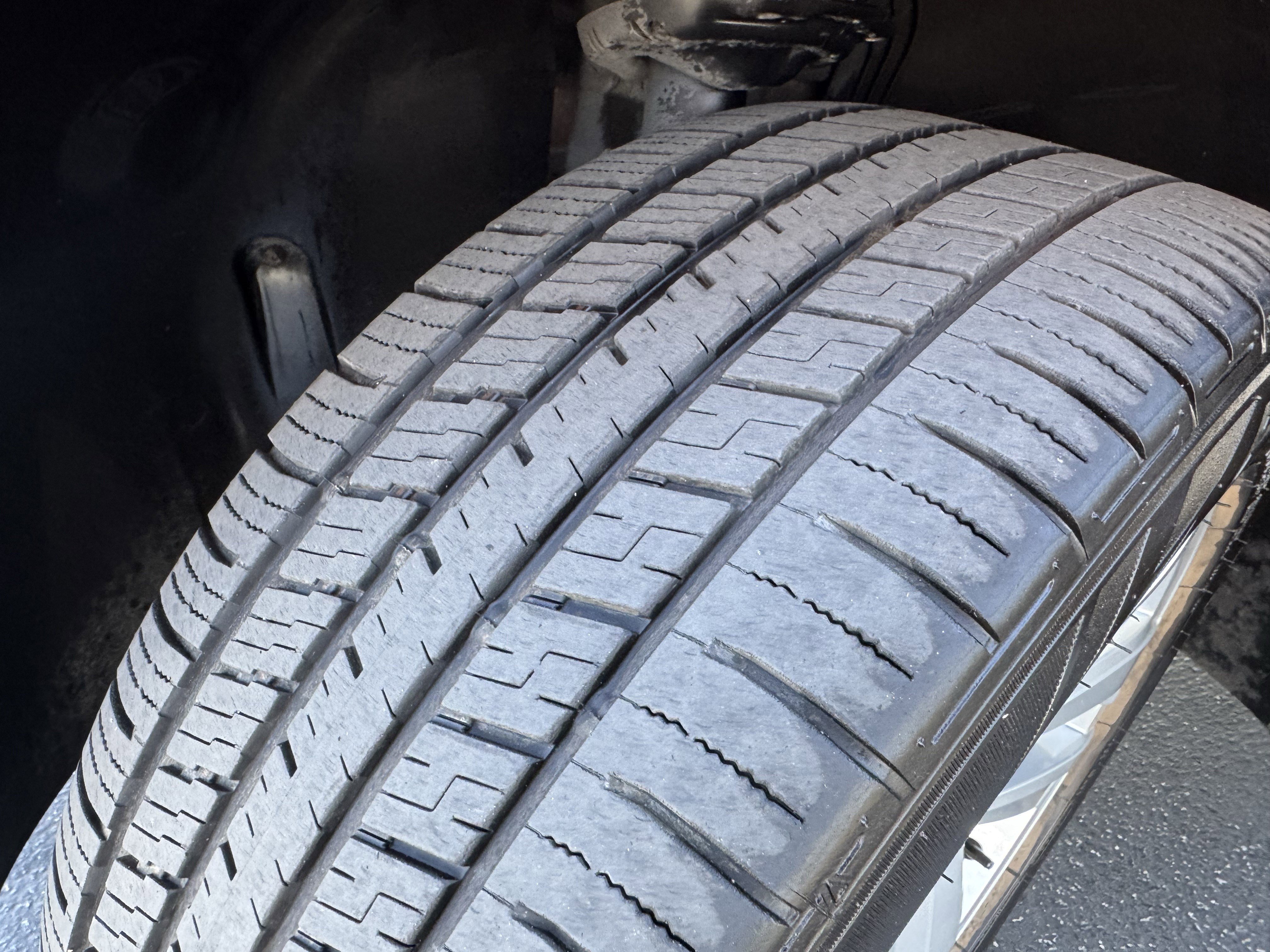 Certified 2022 Volkswagen Atlas Cross Sport SE w/ Panoramic Sunroof Package FWD image 14