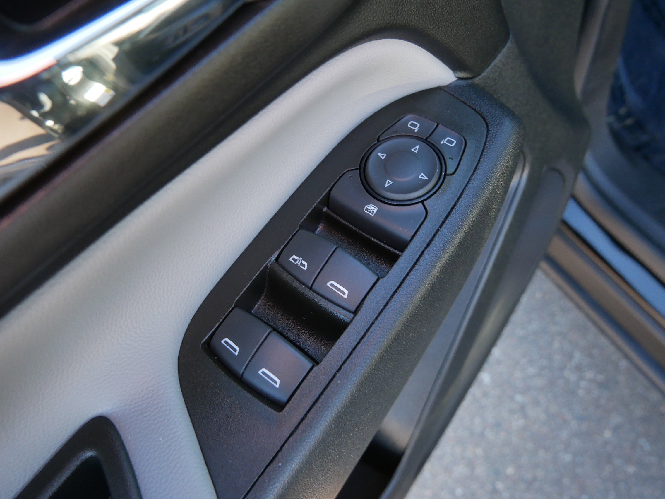 Used 2023 Chevrolet Equinox LS w/ LS Convenience Package image 21