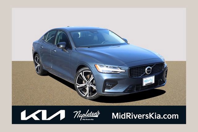 Used 2024 Volvo S60 B5 Core image 1