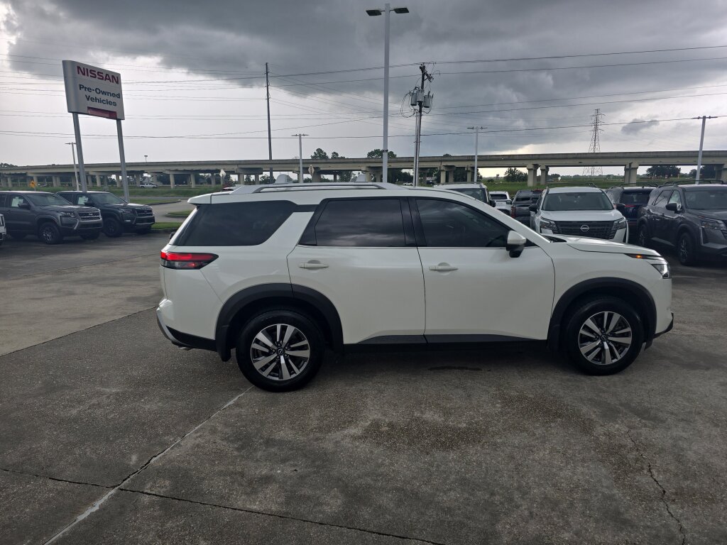 Used 2024 Nissan Pathfinder SL FWD image 7