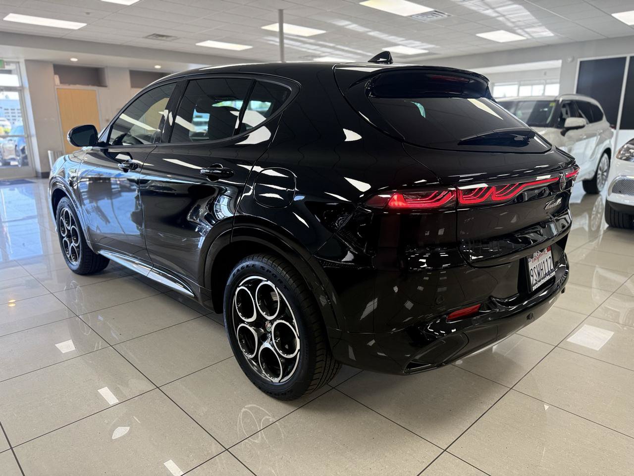 Used 2024 Alfa Romeo Tonale Ti AWD/4WD image 8
