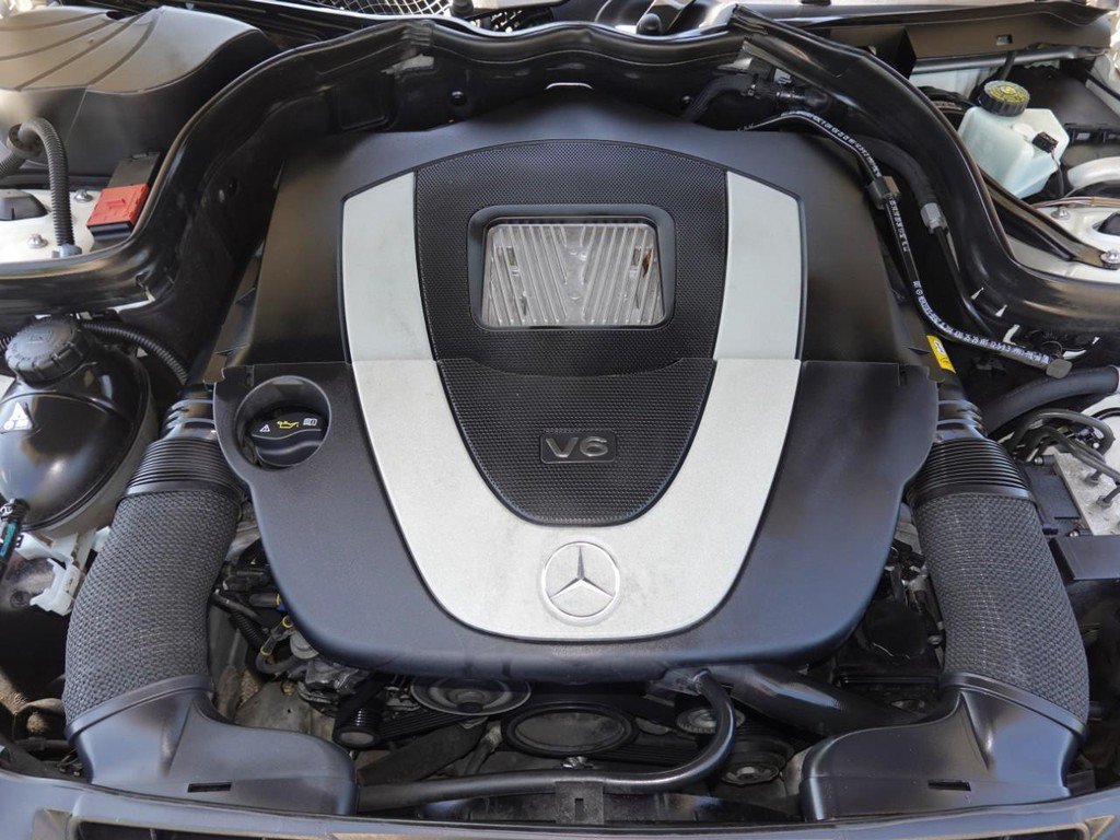Used 2011 Mercedes-Benz C 300 Sedan image 27