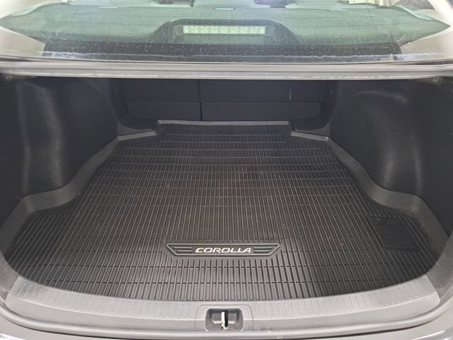 Certified 2021 Toyota Corolla SE w/ SE Premium Package FWD image 29
