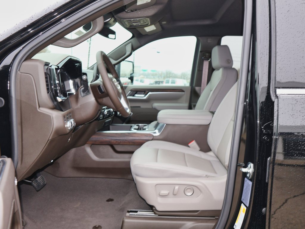 New 2026 GMC Sierra 2500 SLT w/ SLT Premium Package image 8