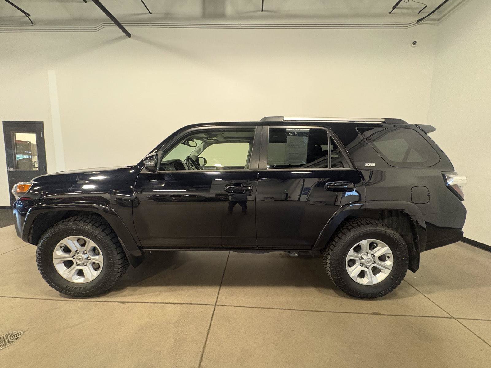 Used 2021 Toyota 4Runner SR5 Premium w/ Moonroof Package AWD/4WD image 6