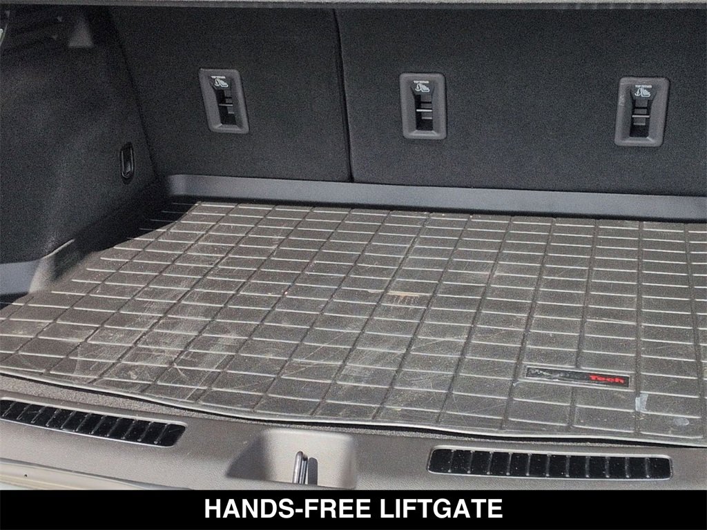 Used 2023 Cadillac XT4 Premium Luxury w/ Cold Weather Package image 26