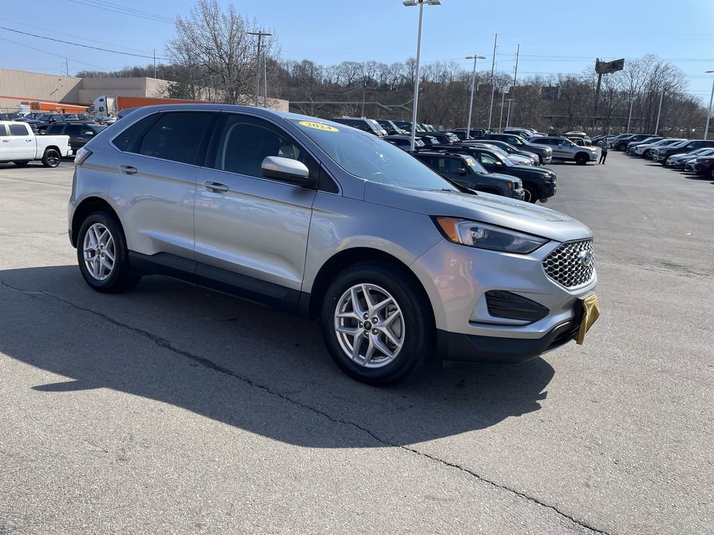 Used 2024 Ford Edge SEL AWD/4WD image 6