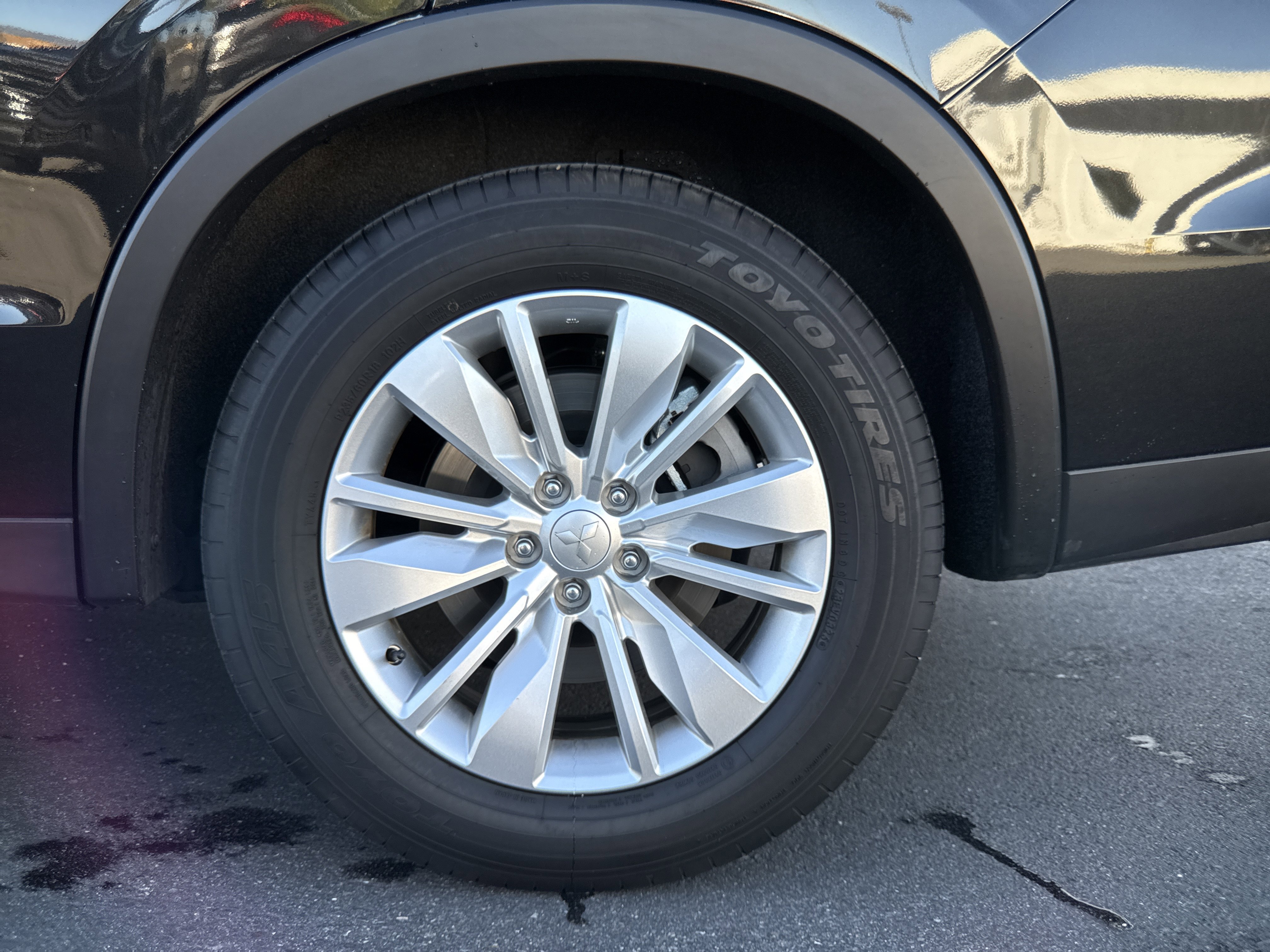 Used 2025 Mitsubishi Outlander ES image 4