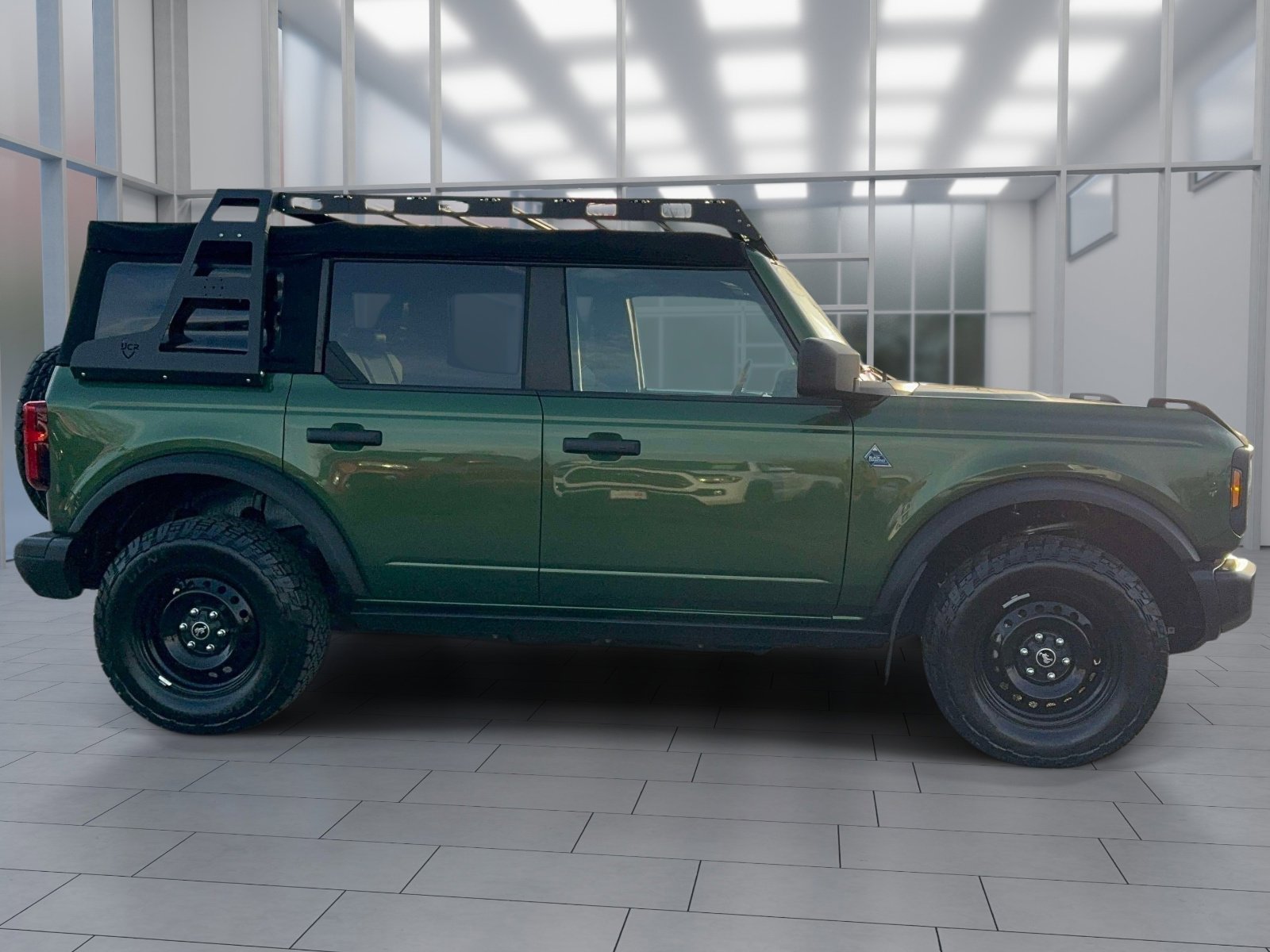 Used 2022 Ford Bronco Black Diamond image 4