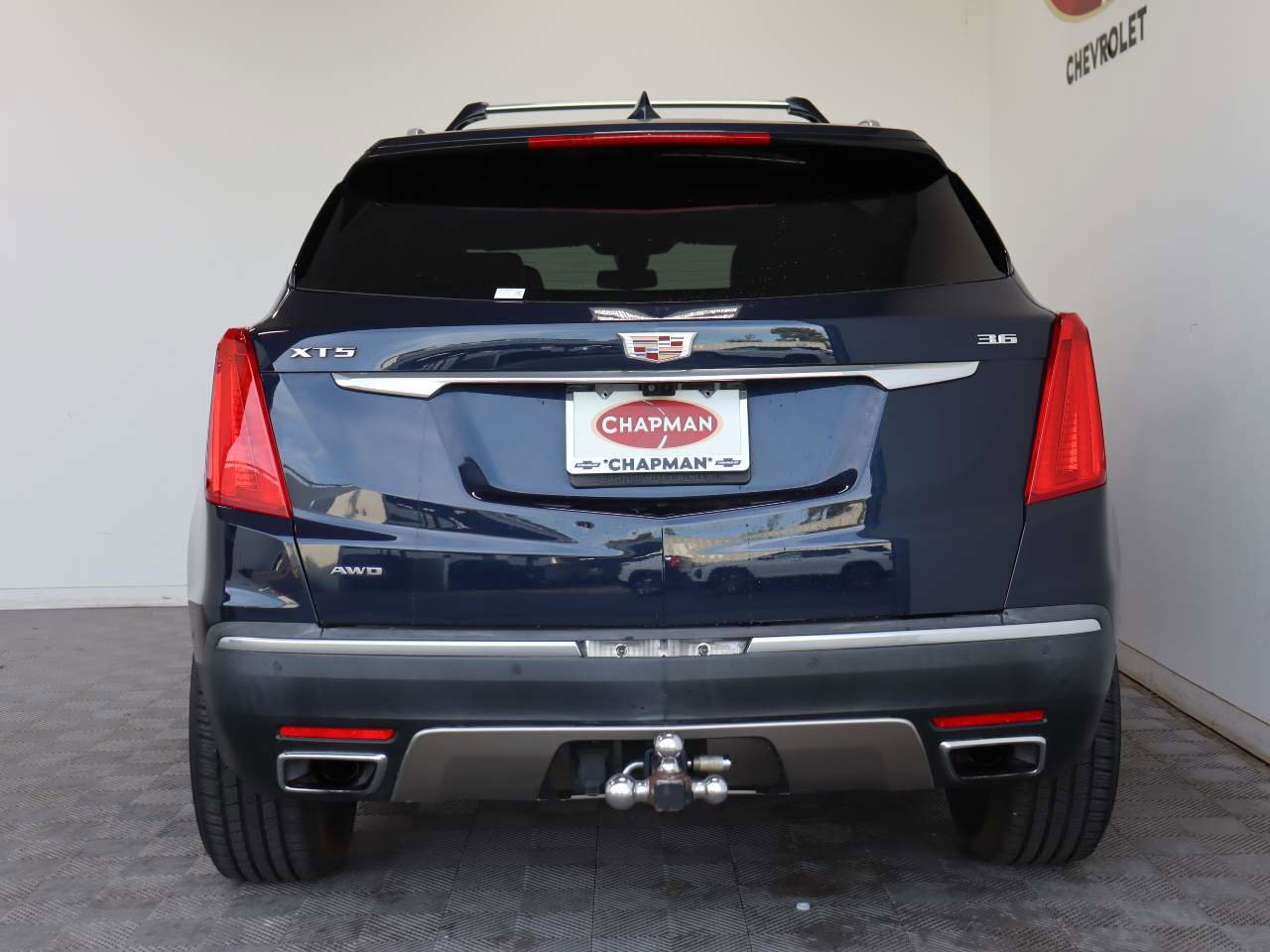 Certified 2017 Cadillac XT5 Platinum w/ Driver Assist Package AWD/4WD image 6