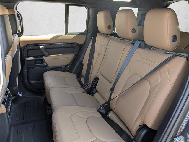 New 2026 Land Rover Defender 110 X-Dynamic SE AWD/4WD image 16