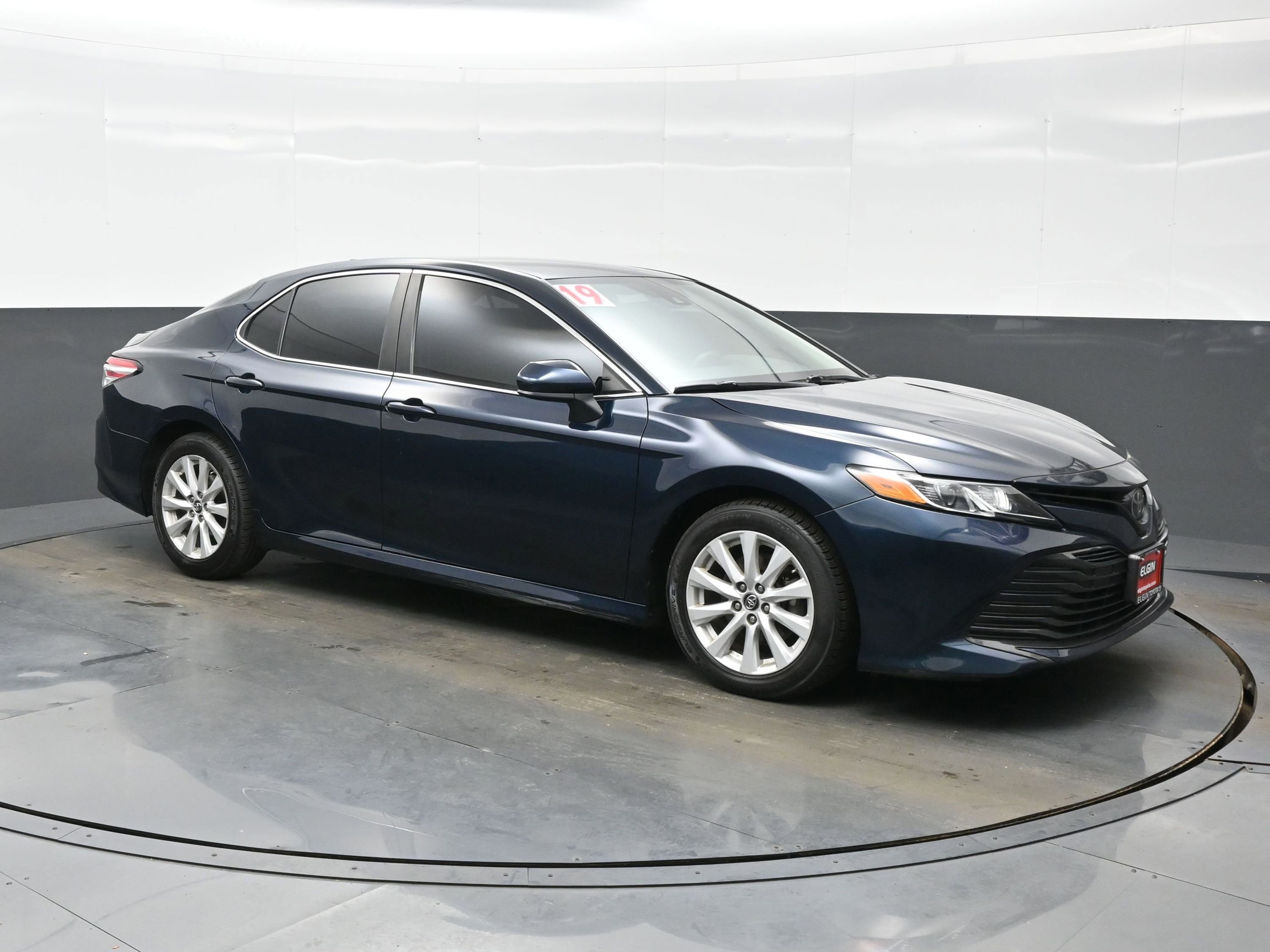 Used 2019 Toyota Camry LE image 8