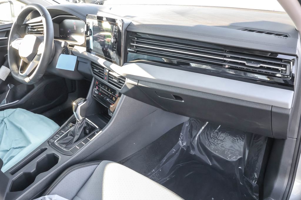 New 2026 Volkswagen Jetta SE FWD image 40