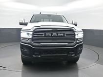 Used 2023 RAM 2500 Laramie AWD/4WD image 2