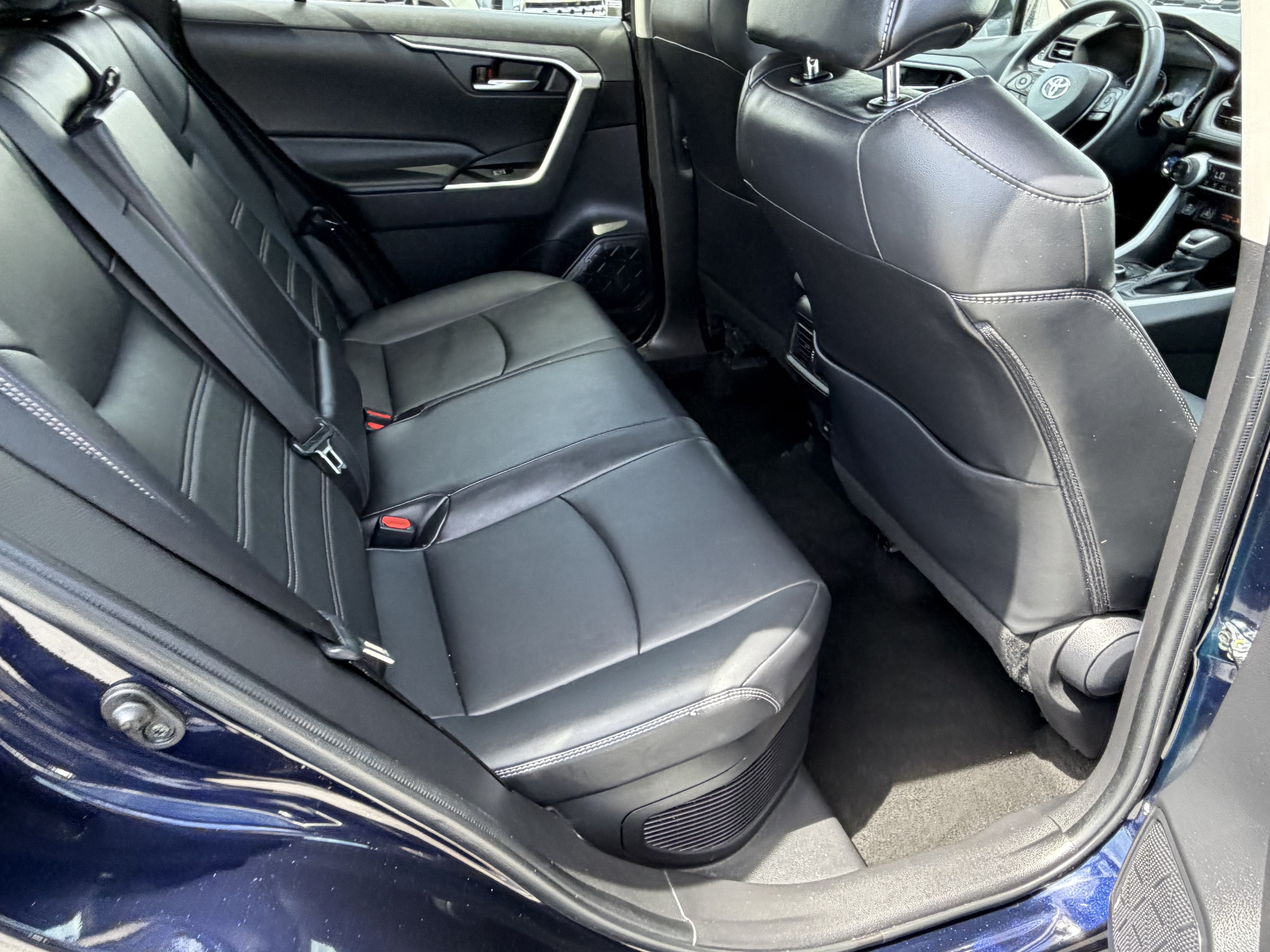 Certified 2022 Toyota RAV4 XLE Premium AWD/4WD image 12