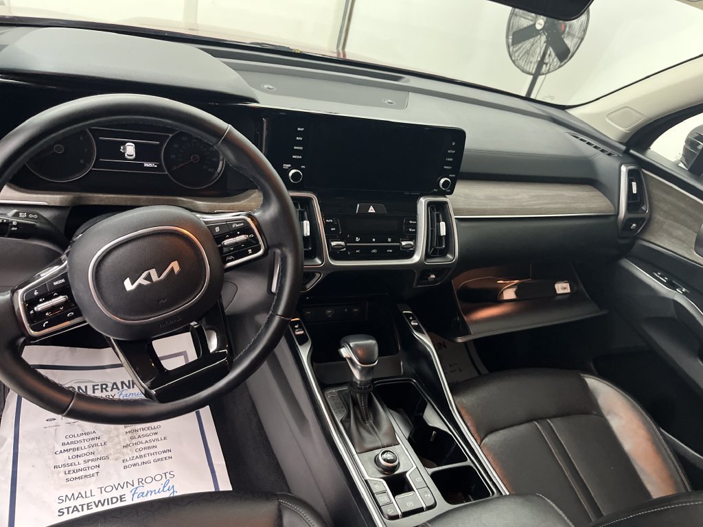Used 2023 Kia Sorento EX FWD image 14