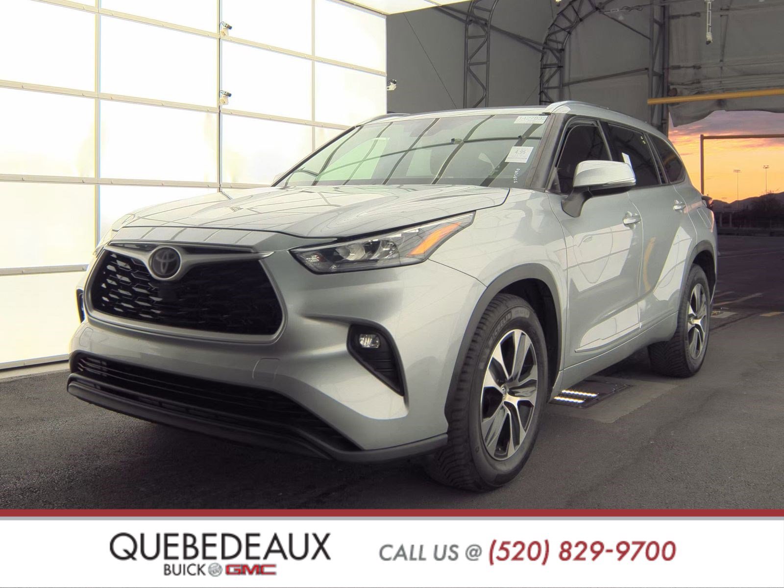 Used 2020 Toyota Highlander XLE image 1