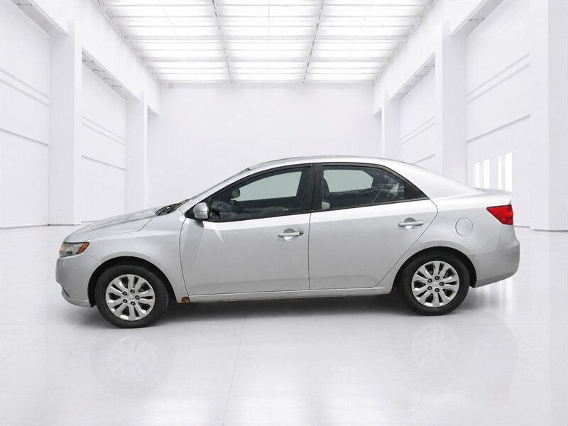 Used 2010 Kia Forte EX FWD image 5