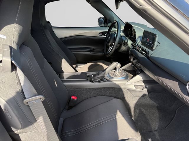 Used 2022 MAZDA MX-5 Miata Club RWD image 17