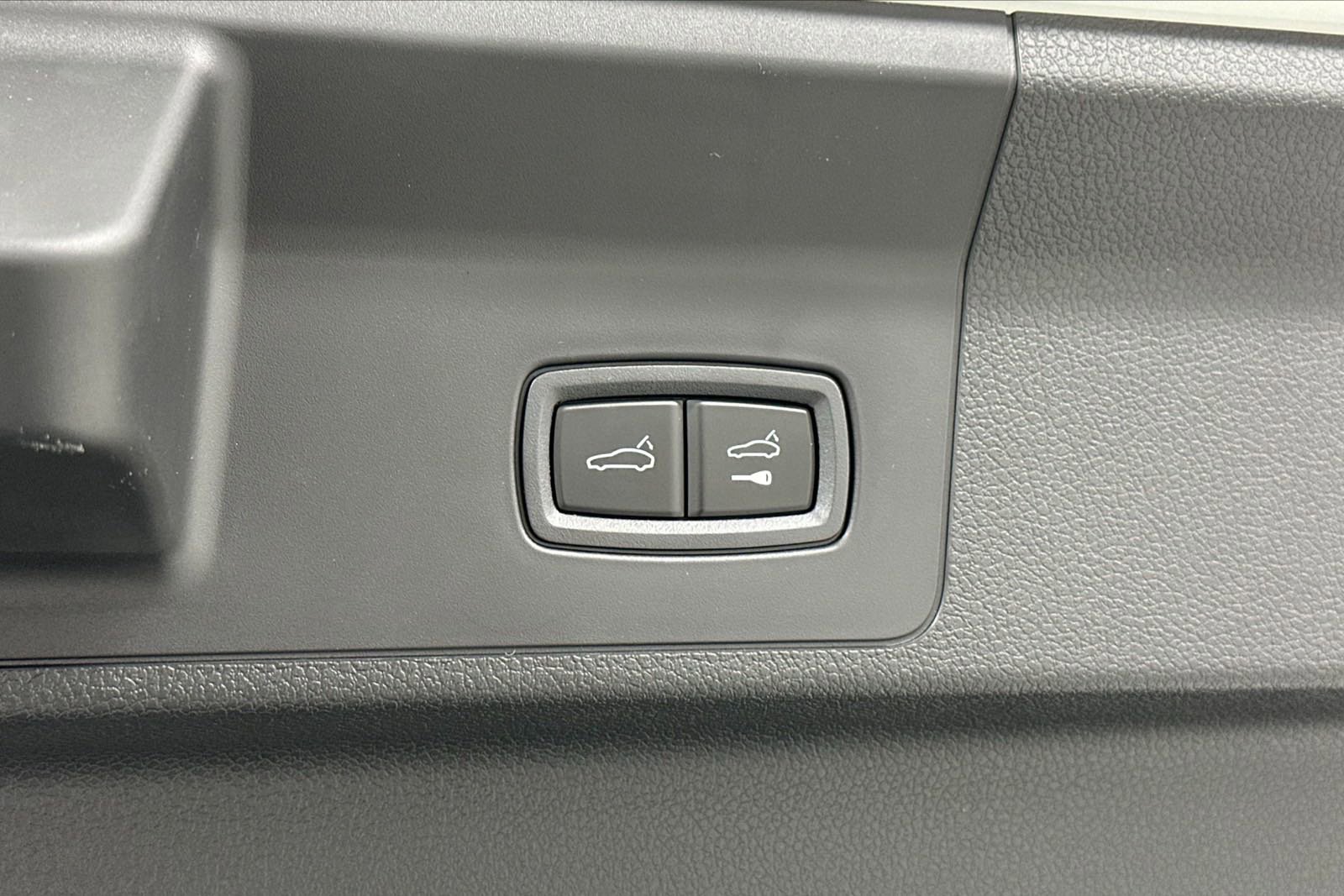 Certified 2024 Porsche Panamera 4 image 52