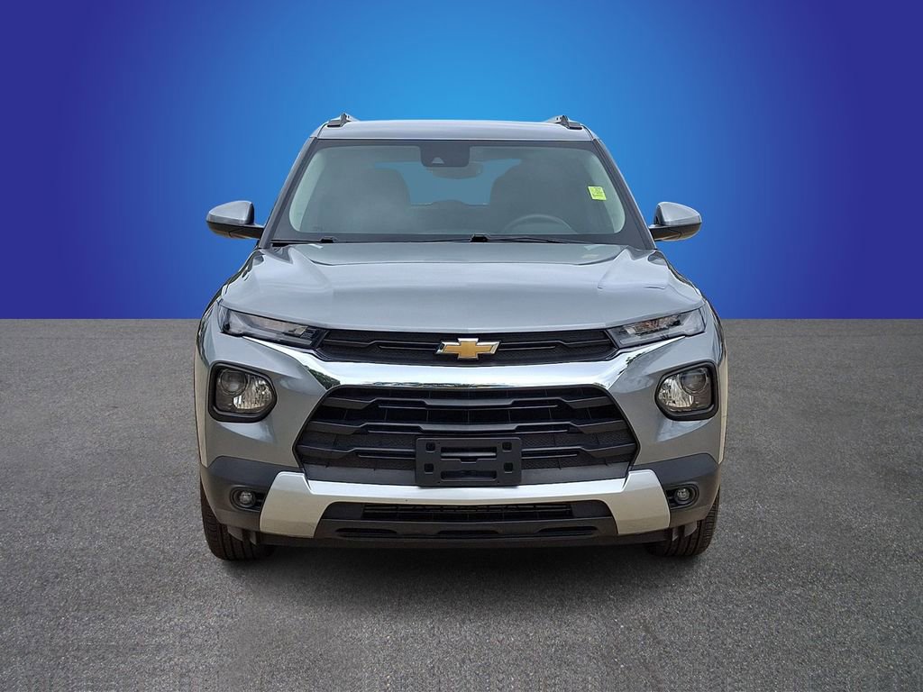 Used 2023 Chevrolet TrailBlazer LT w/ Convenience Package AWD/4WD image 2