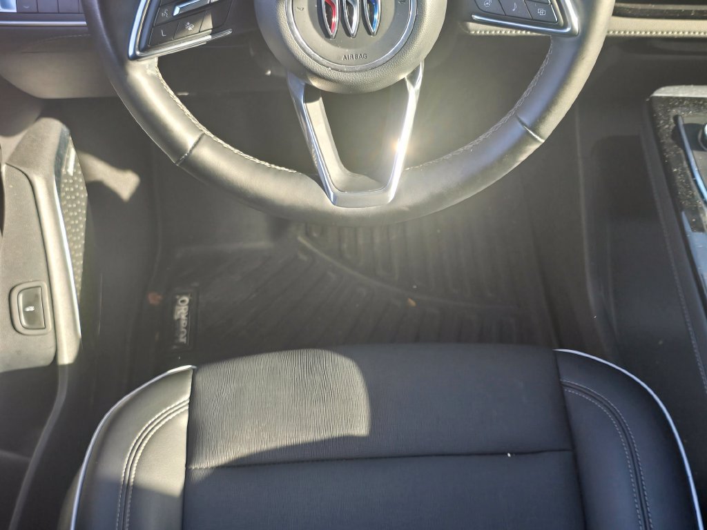Used 2025 Buick Enclave Preferred FWD image 15